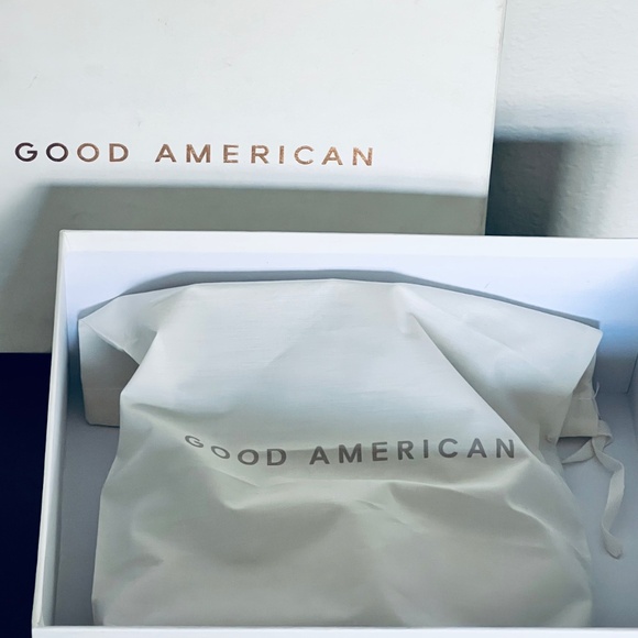 Good American Cinderella Clear Pump in Glass002 - Picture 6 of 6